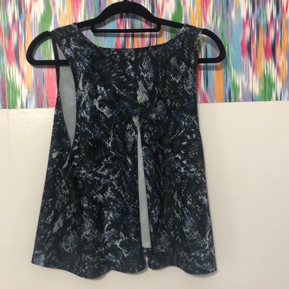 Sweaty Betty active workout tank -NWT - Picture 5 of 5